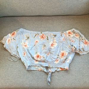 Kendal and kylie Floral crop top small